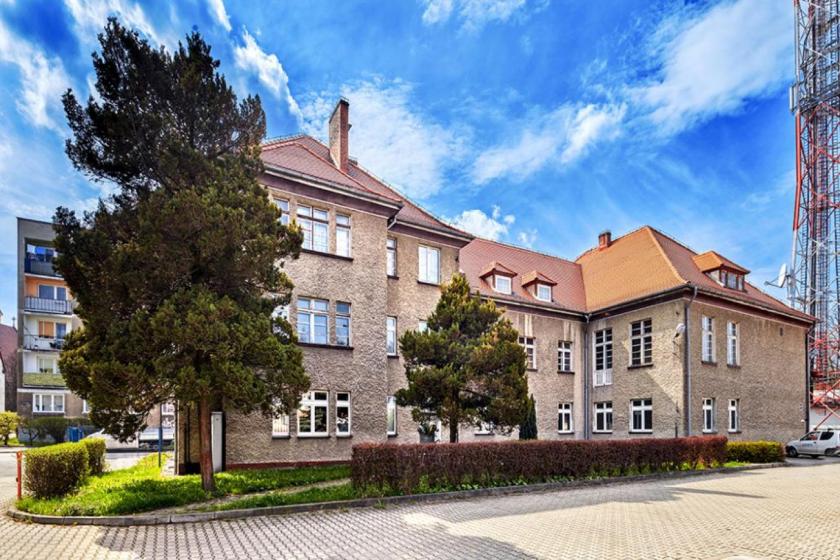 Dostęp do drogi publicznej – jak wpływa na wartość nieruchomości i jak go sprawdzić?